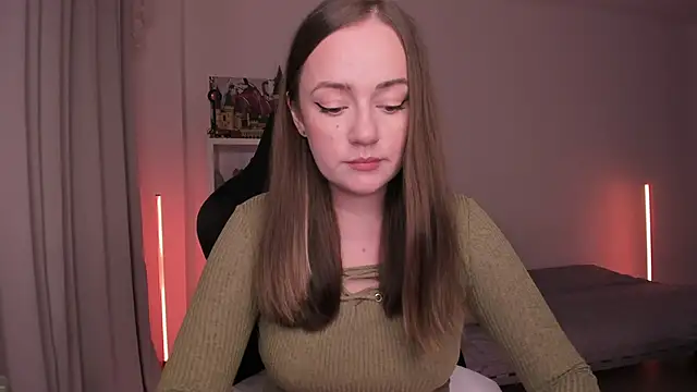 Snapshot of WalkingGirl chatting on February 1, 5:58 pm WalkingGirl online show from February 1, 5:58 pm