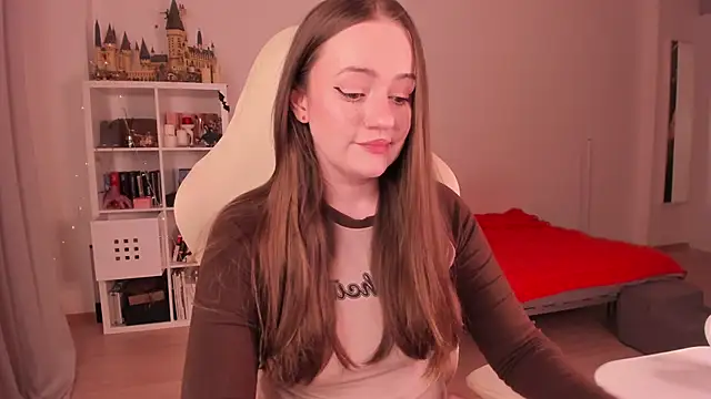 Snapshot of WalkingGirl chatting on September 27, 5:51 pm WalkingGirl online show from September 27, 5:51 pm