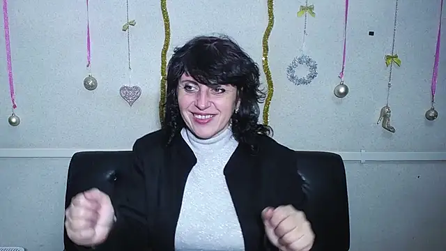 LuciaMii online show from January 18, 6:10 pm