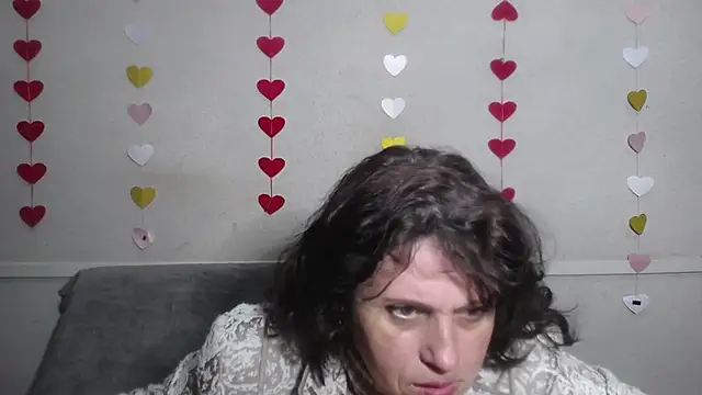 LuciaMii online show from March 2, 6:05 am