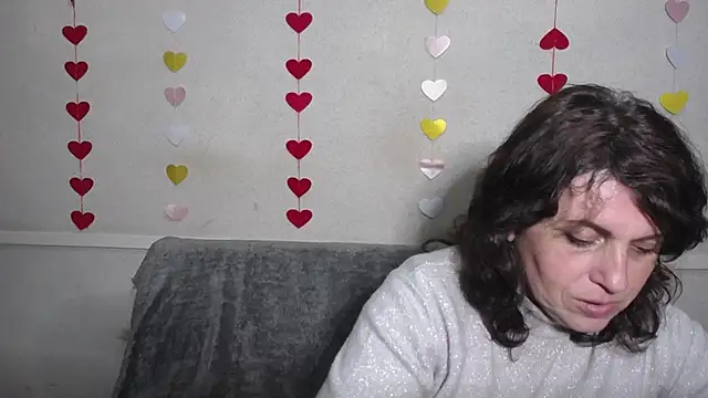 LuciaMii online show from March 6, 6:16 pm