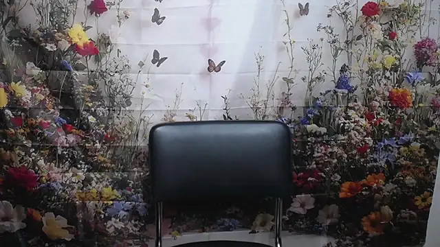 LuciaMii online show from September 27, 5:01 am