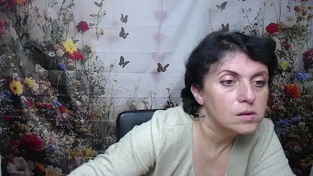 LuciaMii online show from October 7, 4:59 pm