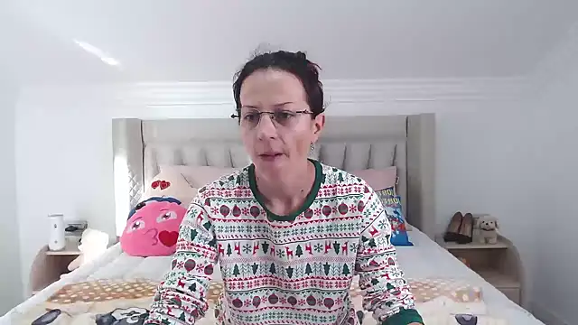 CatWoman0001 online show from November 25, 7:52 am