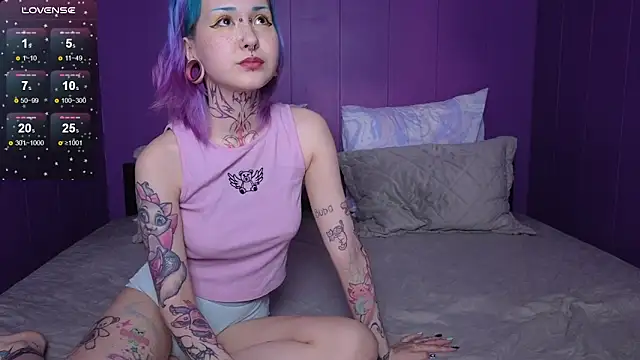 L oly online show from April 12, 1:21 am