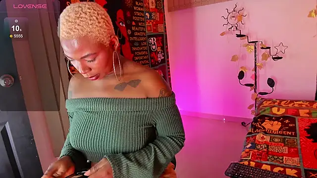 Snapshot of KenyaMystic chatting on January 21, 12:57 am KenyaMystic online show from January 21, 12:57 am