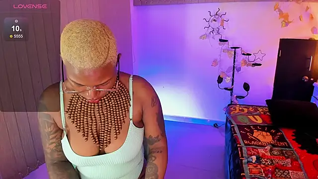 Snapshot of KenyaMystic chatting on February 2, 9:51 am KenyaMystic online show from February 2, 9:51 am