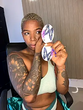 Snapshot of KenyaMystic chatting on September 10, 12:27 pm KenyaMystic online show from September 10, 12:27 pm