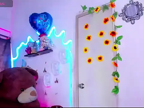 Snapshot of daniela_bigcock22 chatting on December 13, 9:09 pm daniela bigcock22 online show from December 13, 9:09 pm