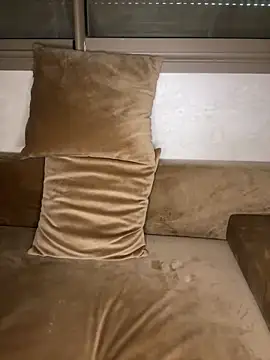 Snapshot of RachaCharmouta chatting on January 11, 1:22 pm RachaCharmouta online show from January 11, 1:22 pm