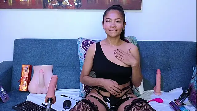 anellejones online show from February 21, 3:34 am