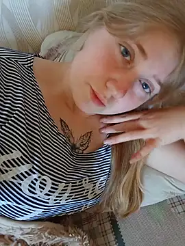 Snapshot of AnastasiaSky19 chatting on May 24, 6:40 am AnastasiaSky19 online show from May 24, 6:40 am