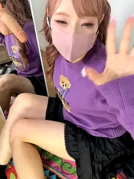 Snapshot of alice__1111 chatting on October 20, 11:43 am alice 1111 online show from October 20, 11:43 am