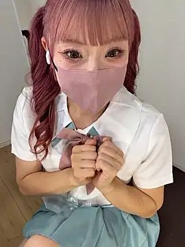 Snapshot of alice__1111 chatting on November 9, 11:30 am alice 1111 online show from November 9, 11:30 am