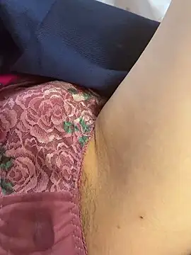 Snapshot of alice__1111 chatting on November 23, 11:32 am alice 1111 online show from November 23, 11:32 am