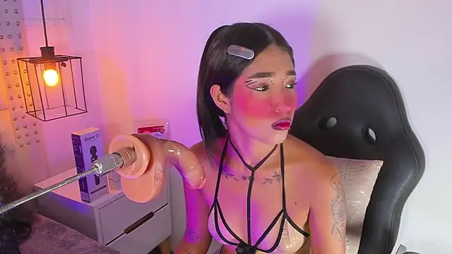 Snapshot of baby_naughty1_ chatting on January 29, 1:38 pm baby naughty1 online show from January 29, 1:38 pm