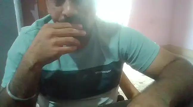 Snapshot of boyplay1000 chatting on February 24, 8:38 am boyplay1000 online show from February 24, 8:38 am