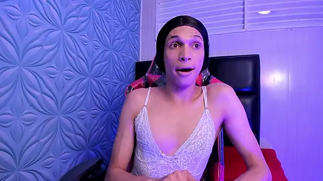 Snapshot of Milk_max_18 chatting on October 25, 10:04 pm Milk max 18 online show from October 25, 10:04 pm