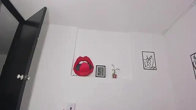 cloehonney online show from February 28, 12:10 am