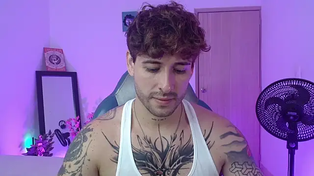 Snapshot of Ares_blue chatting on May 7, 11:48 am Ares blue online show from May 7, 11:48 am