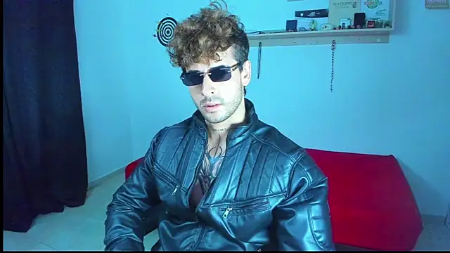 Snapshot of Ares_blue chatting on May 8, 12:54 pm Ares blue online show from May 8, 12:54 pm
