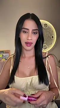 SarahhSmitth1 online show from May 25, 9:21 pm