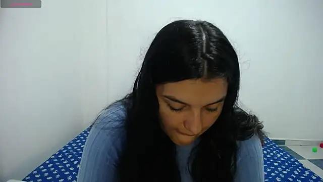 Laurenkenner  online show from December 17, 7:37 pm