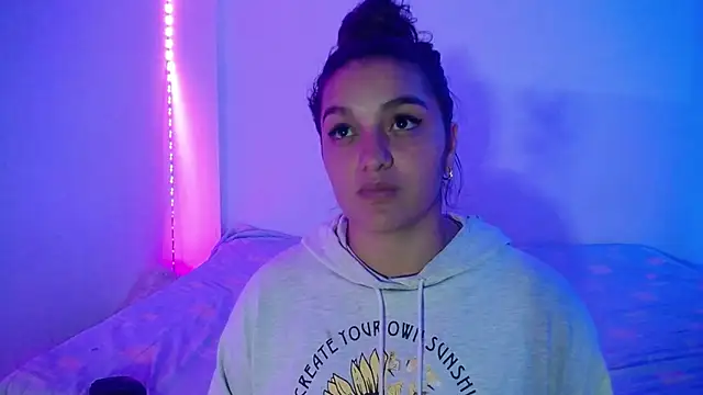 Laurenkenner  online show from March 22, 12:28 am