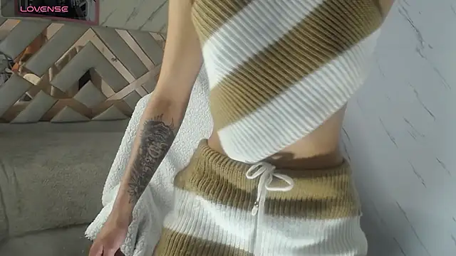 Tomoe b online show from December 10, 3:20 am