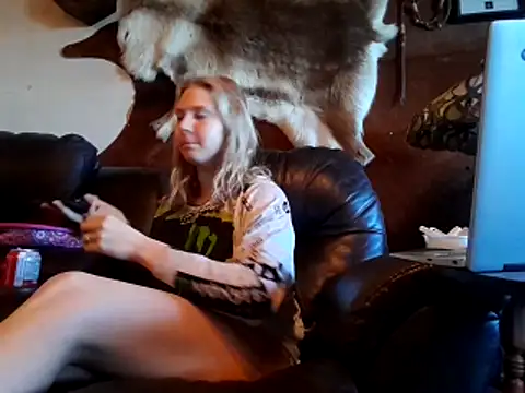 Ryan and Aurora online show from April 20, 3:15 pm