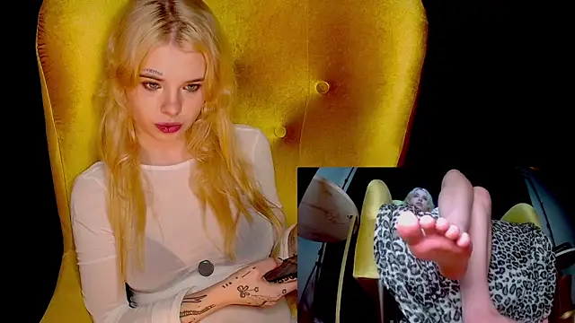 Snapshot of MisssLola chatting on October 8, 2:58 pm MisssLola online show from October 8, 2:58 pm