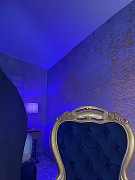 kiim taaylor online show from February 21, 11:11 am