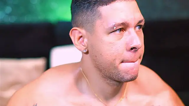 MassimoWalton2 online show from December 5, 12:08 am