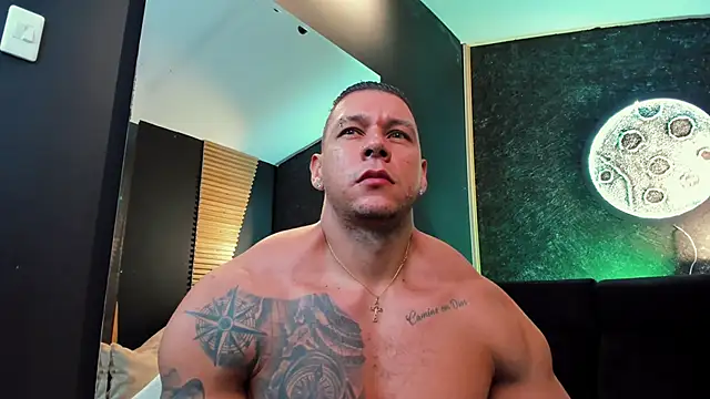 MassimoWalton2 online show from December 23, 1:08 am