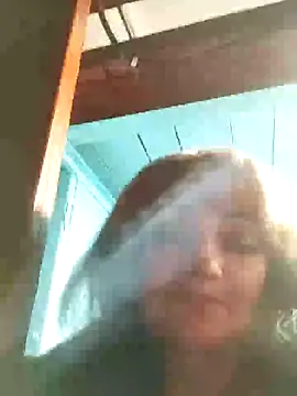 Snapshot of SweetLeila40 chatting on December 27, 9:43 pm SweetLeila40 online show from December 27, 9:43 pm