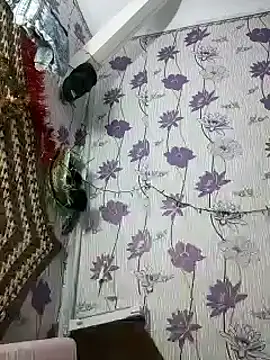 Snapshot of SweetLeila40 chatting on January 2, 3:26 am SweetLeila40 online show from January 2, 3:26 am