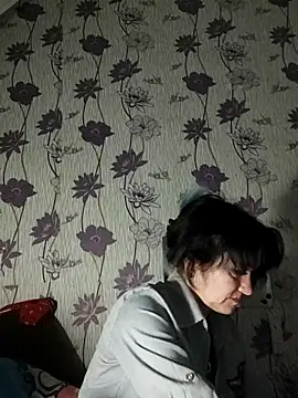 Snapshot of SweetLeila40 chatting on March 6, 7:21 pm SweetLeila40 online show from March 6, 7:21 pm