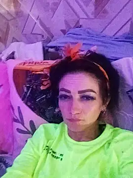 Snapshot of SweetLeila40 chatting on November 27, 3:30 am SweetLeila40 online show from November 27, 3:30 am