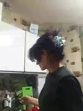 Snapshot of SweetLeila40 chatting on December 1, 8:47 pm SweetLeila40 online show from December 1, 8:47 pm