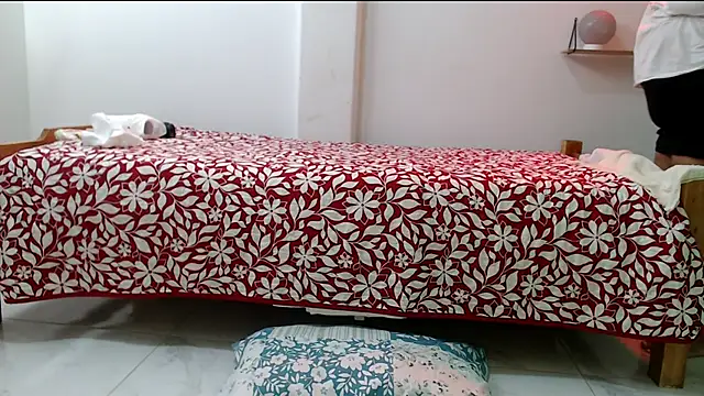 evaleribigtits18 online show from March 14, 1:34 am