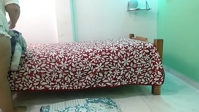 evaleribigtits18 online show from April 14, 1:11 am