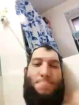 Snapshot of BISEXGOOD777 chatting on November 25, 9:42 am BISEXGOOD777 online show from November 25, 9:42 am