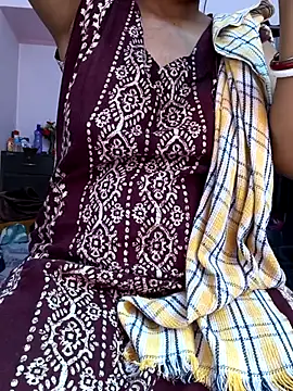 Snapshot of MUMTAJ-1 chatting on February 17, 4:13 pm MUMTAJ-1 online show from February 17, 4:13 pm