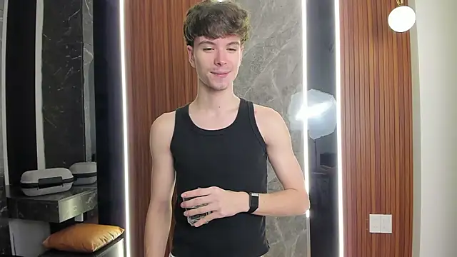 Snapshot of calvin_love_you chatting on May 6, 5:18 pm calvin love you online show from May 6, 5:18 pm