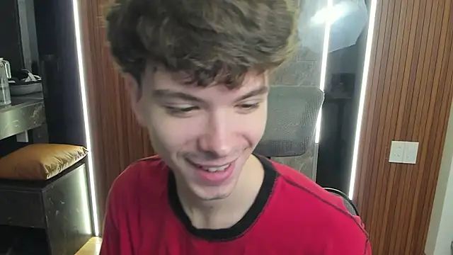 Snapshot of calvin_love_you chatting on May 22, 5:18 pm calvin love you online show from May 22, 5:18 pm