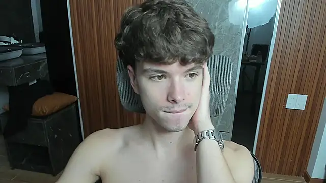 Snapshot of calvin_love_you chatting on May 27, 4:37 pm calvin love you online show from May 27, 4:37 pm