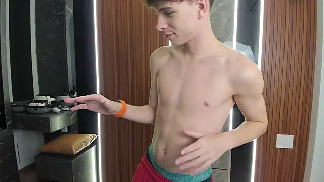 Snapshot of calvin_love_you chatting on July 1, 2:07 pm calvin love you online show from July 1, 2:07 pm