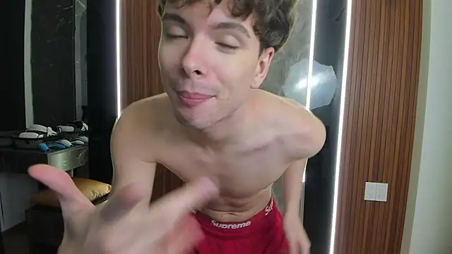 Snapshot of calvin_love_you chatting on July 14, 3:07 pm calvin love you online show from July 14, 3:07 pm