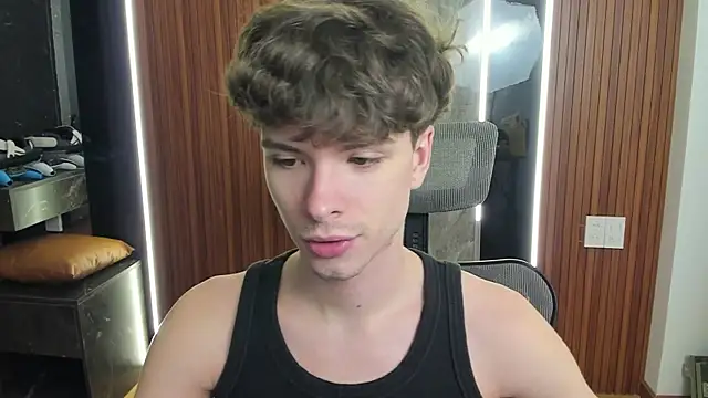 Snapshot of calvin_love_you chatting on July 15, 3:17 pm calvin love you online show from July 15, 3:17 pm