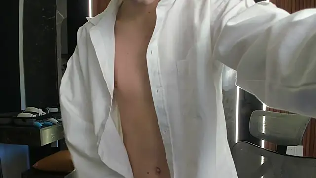 Snapshot of calvin_love_you chatting on July 26, 9:38 am calvin love you online show from July 26, 9:38 am